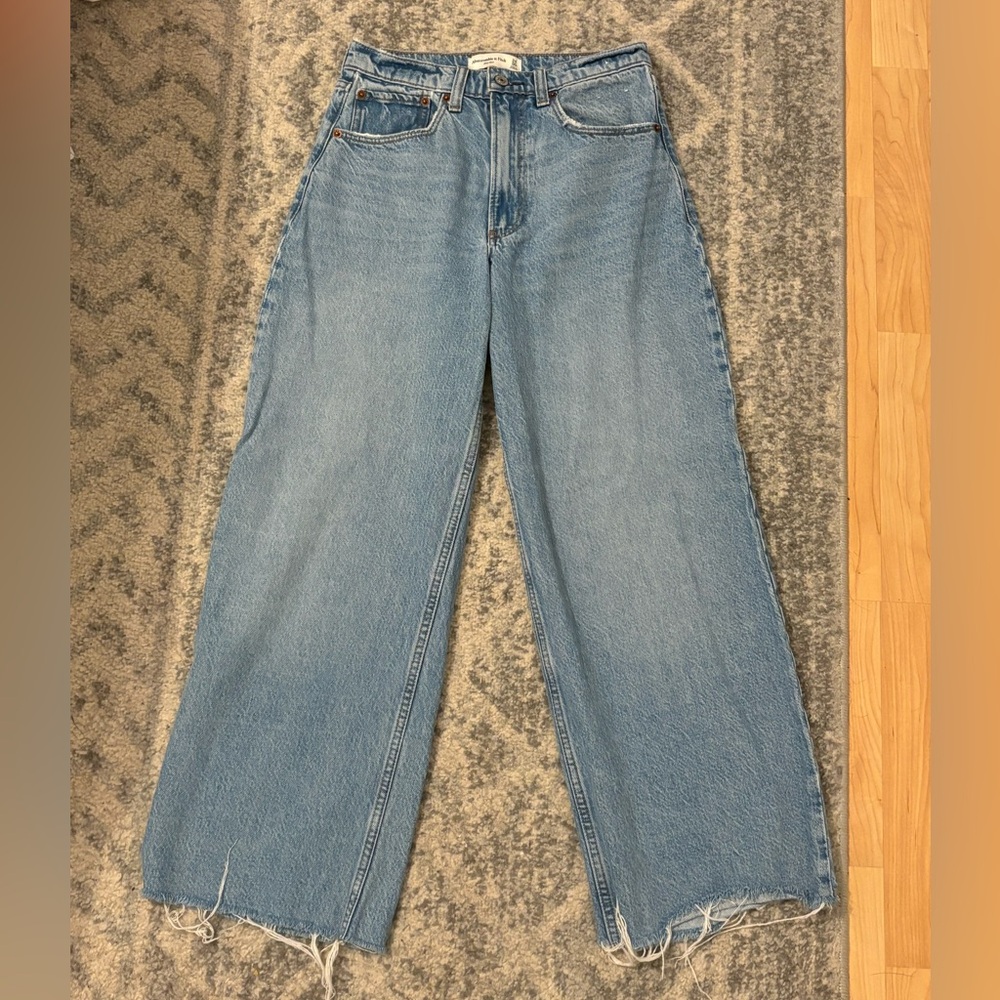 Abercrombie Mid Rise Wide Leg Jeans